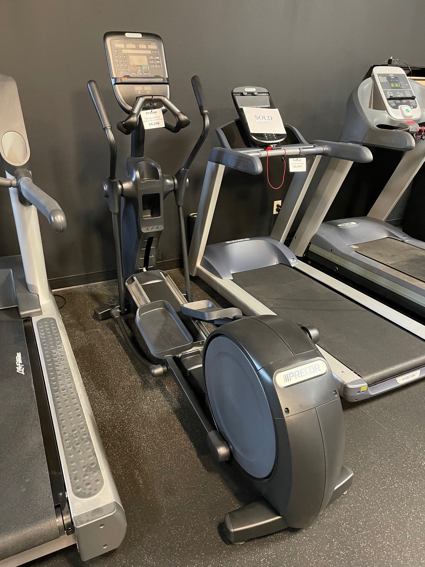 Like New Precor EFX 635 Elliptical